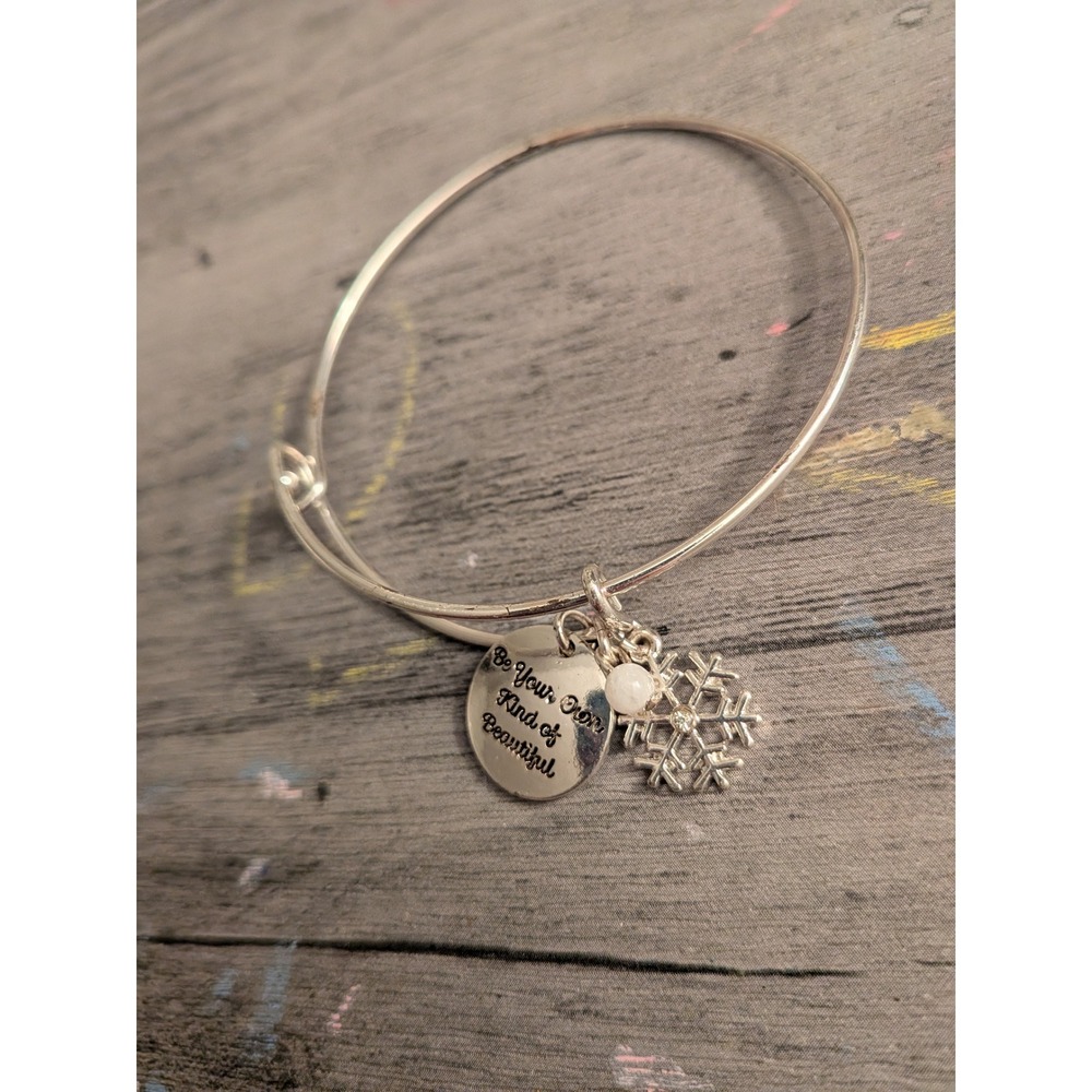 Silver Tone Expandable Bangle Bracelet Be Your Own Kind of Beautiful Snowflake